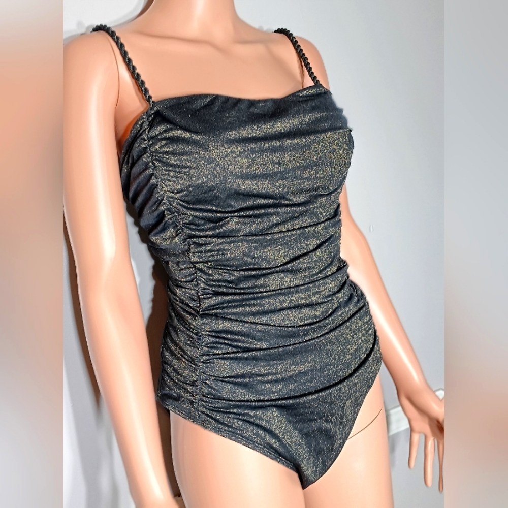 Nwt size XL swimsuit